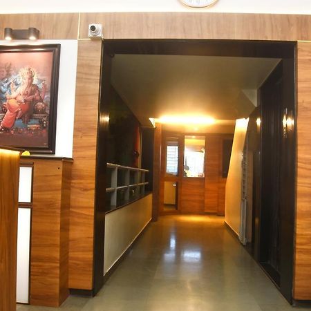 Suraj Hotel Pune Exterior foto