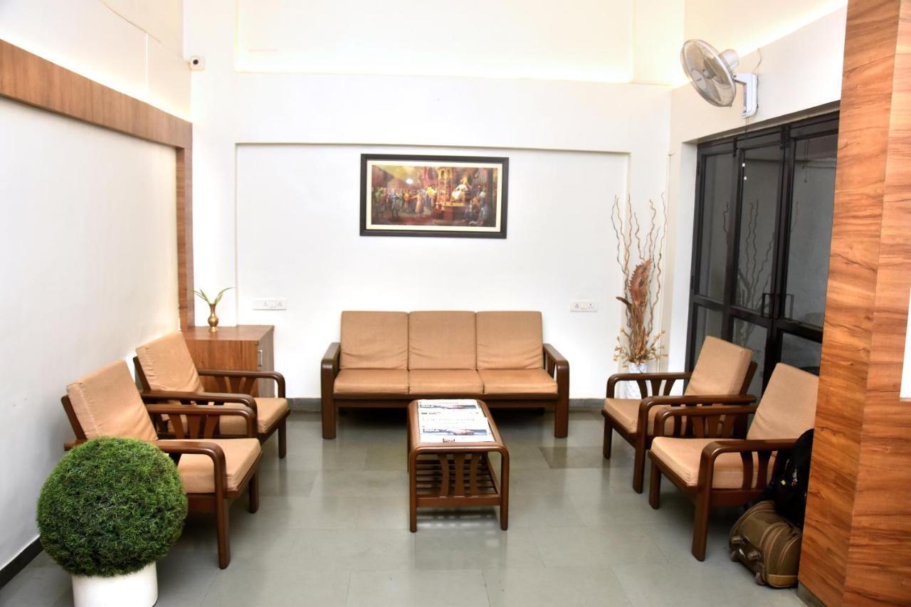 Suraj Hotel Pune Exterior foto